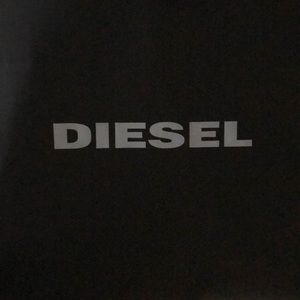 Meet your Posher, Romik